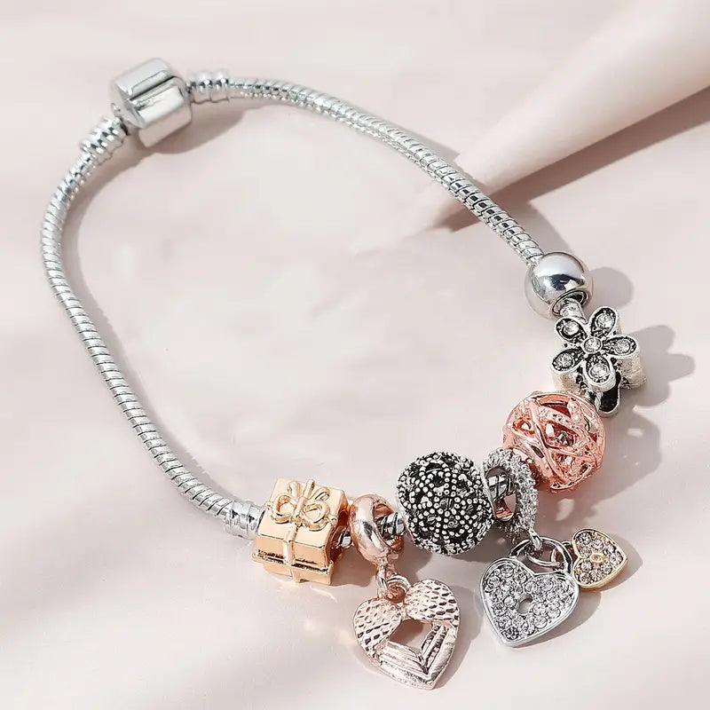 Lorelei - Modisches Armband mit Strasssteinen und Blumen