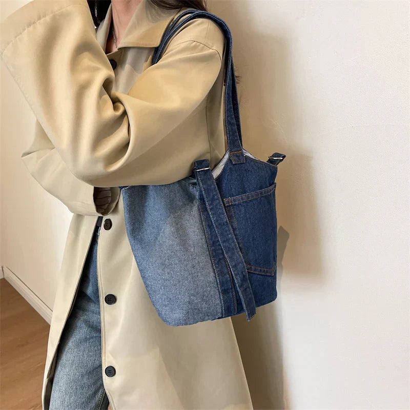 Lässige Denim-Schultertasche mit Patchwork-Design - Piper